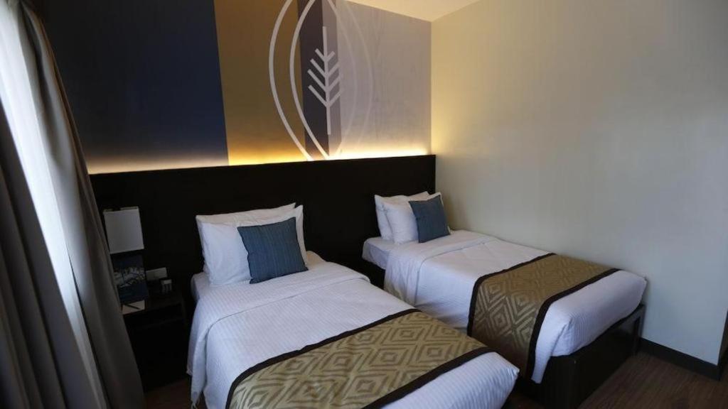 Whitewoods Convention And Leisure Hotel Silang Luaran gambar