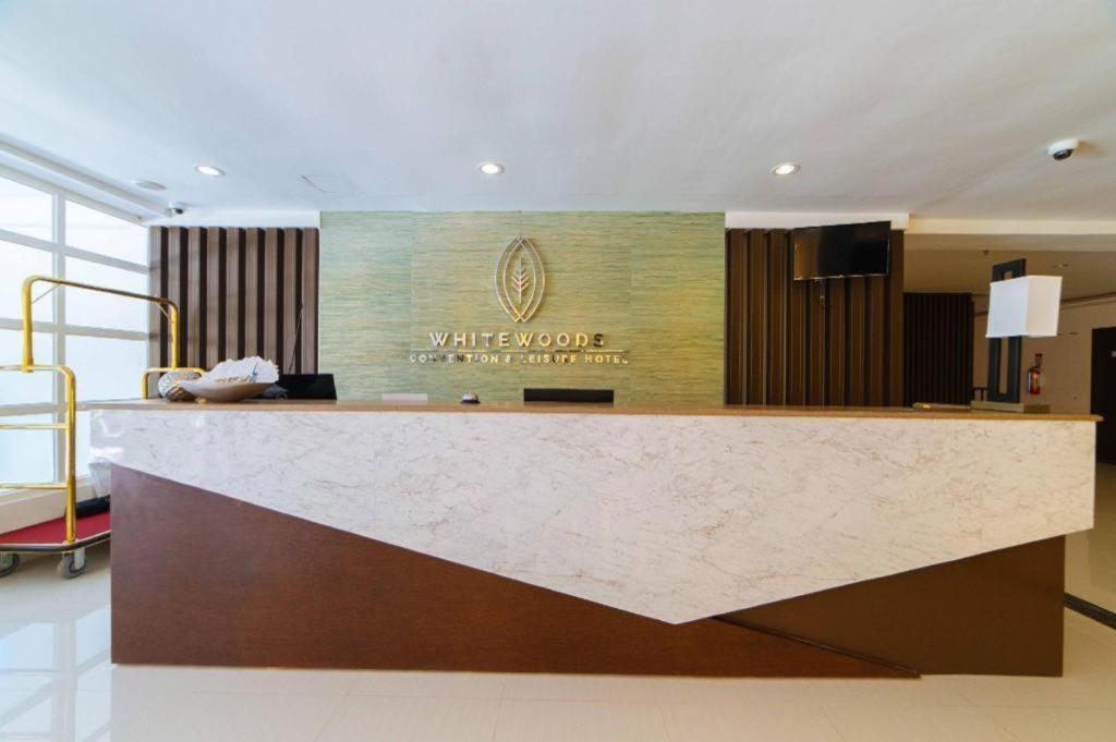 Whitewoods Convention And Leisure Hotel Silang Luaran gambar